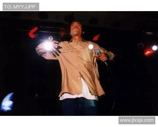 体育MC：全新直播风潮带动赛事热情，让观众体验更精彩互动与娱乐融合