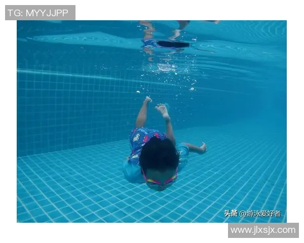游泳训练技巧与健康益处全解析，让你轻松掌握水中运动的精髓